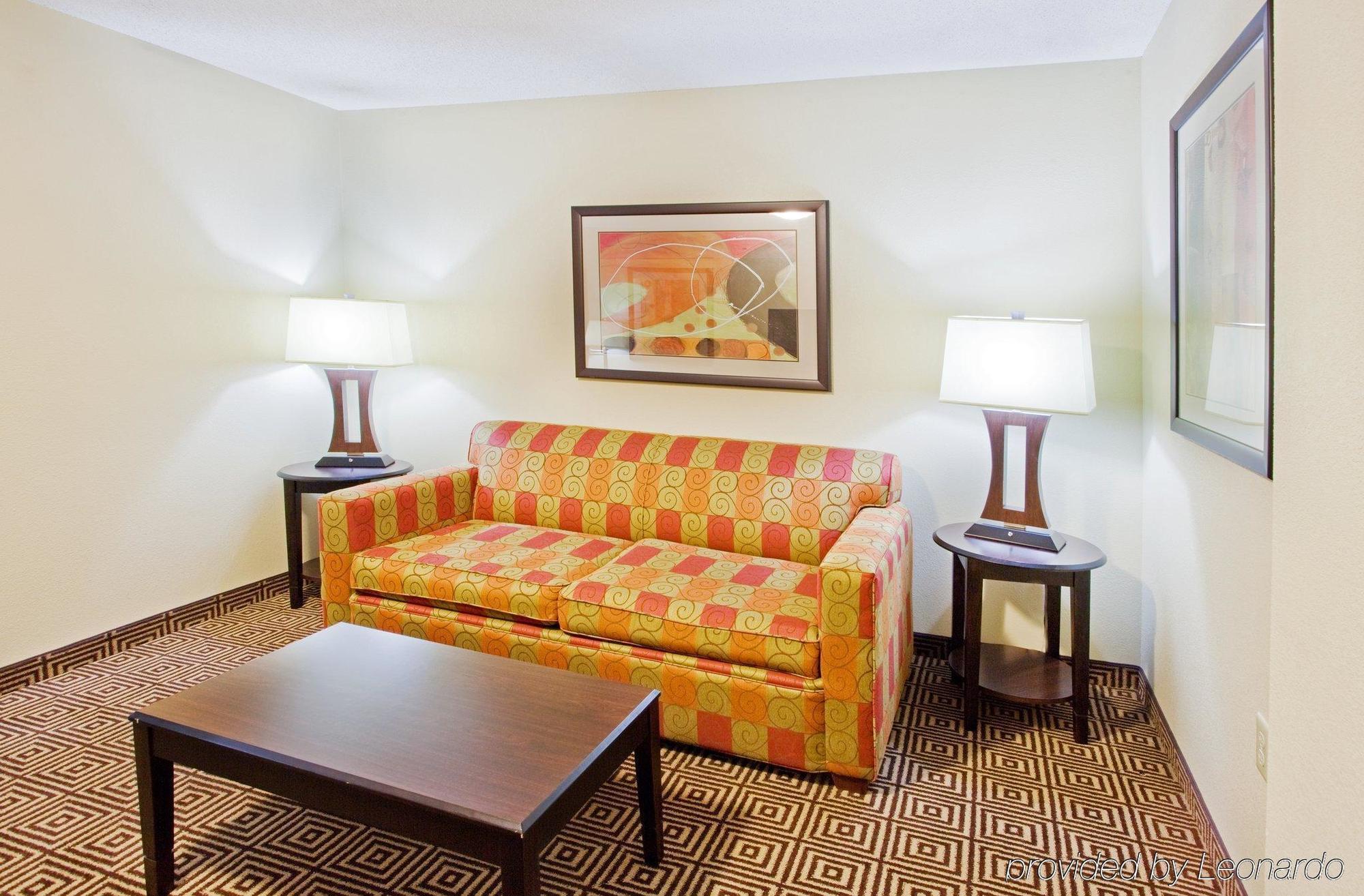 Holiday Inn Express Rome-East By Ihg Номер фото